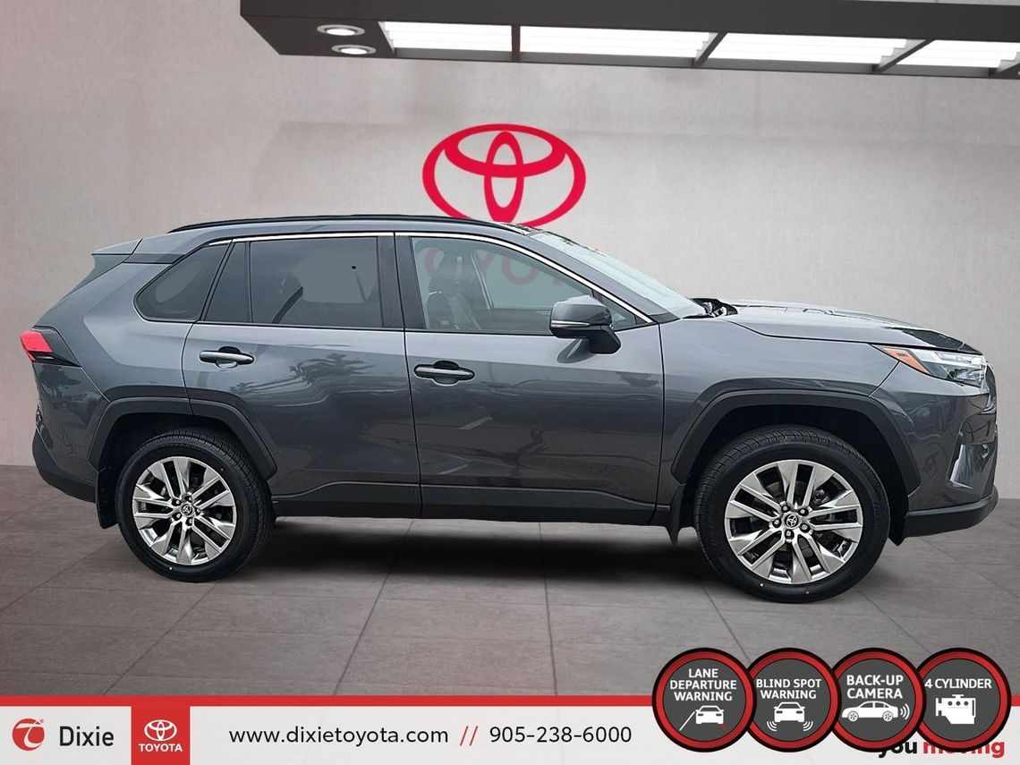 2023 TOYOTA RAV4 XLE PREMIUM AWD / TCUV / HEATED SEATS / LEATHER SURFACE / MOONROOF / CARPLAY AND ANDROID AUTO