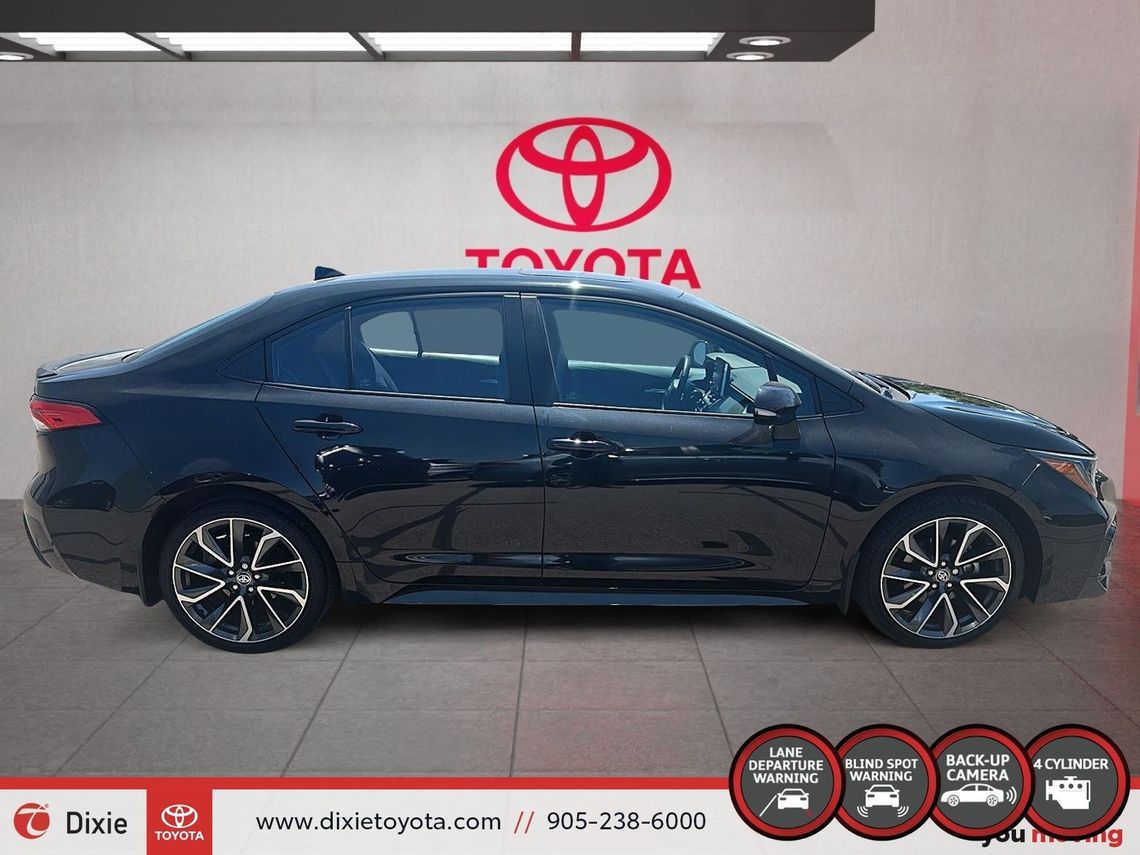 2022 TOYOTA COROLLA SE UPGARDE / CLEAN CARFAX / HEATED SEATS / MOONROOF / ALLOY WHEELS / CARPLAY AND ANDROID AUTO