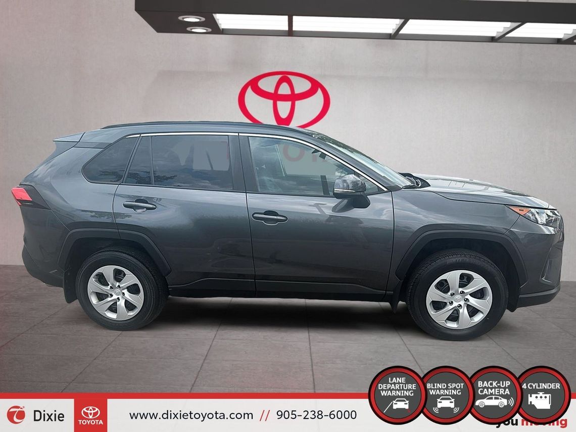 2020 TOYOTA RAV4 LE FWD / HEATED SEATS / TOYOTA SAFETY SENSE / CARPLAY AND ANDROID AUTO