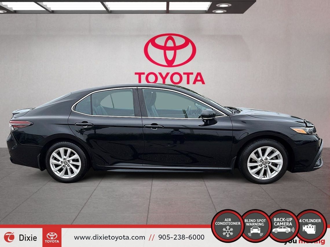 2021 TOYOTA CAMRY SE AWD / CLEAN CARFAX / HEATED SEATS / LEAHTER SURFACE / ALLOY WHEELS / CARPLAY AND ANDROID AUTO