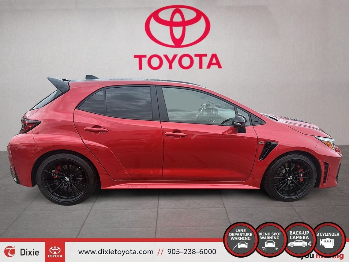 2025 TOYOTA GR COROLLA PREMIUM 6M MANUAL / CLEAN CARFAX / TCUV / HEATED SEATS / ALLOY WHEELS / CARPLAY AND ANDROID AUTO