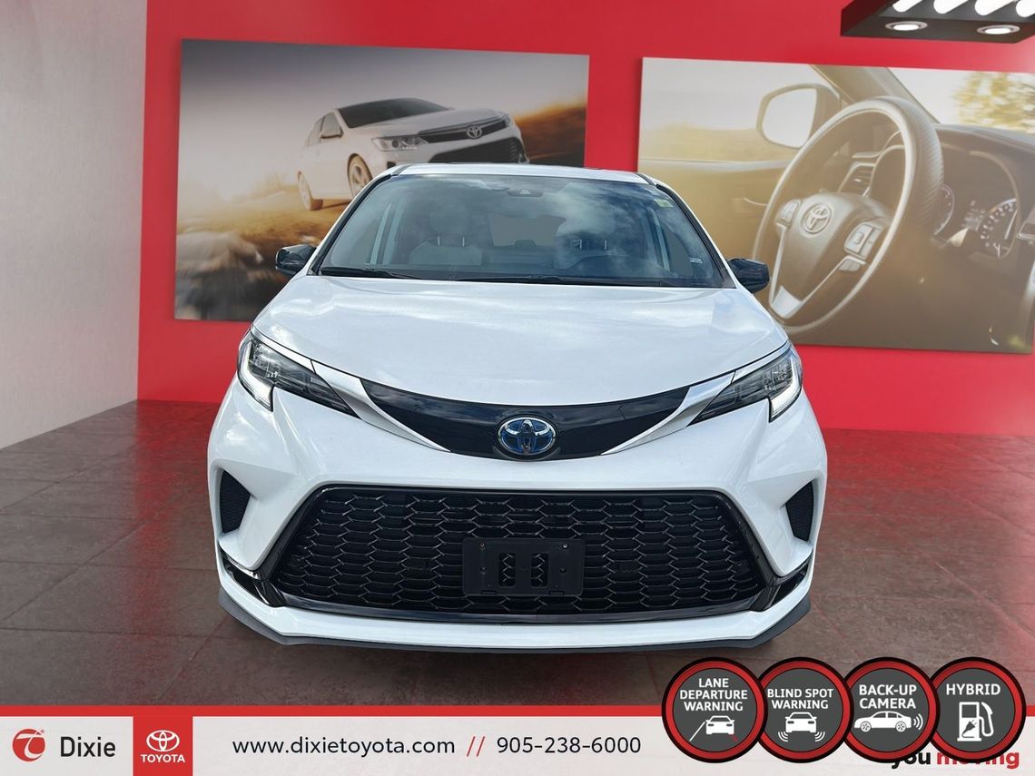 2022 TOYOTA SIENNA HYBRID XSE FWD / CLEAN CARFAX / HEATED SEATS / 7 SEATER / LEATHER INTERIOR / CARPLAY AND ANDROID AUTO