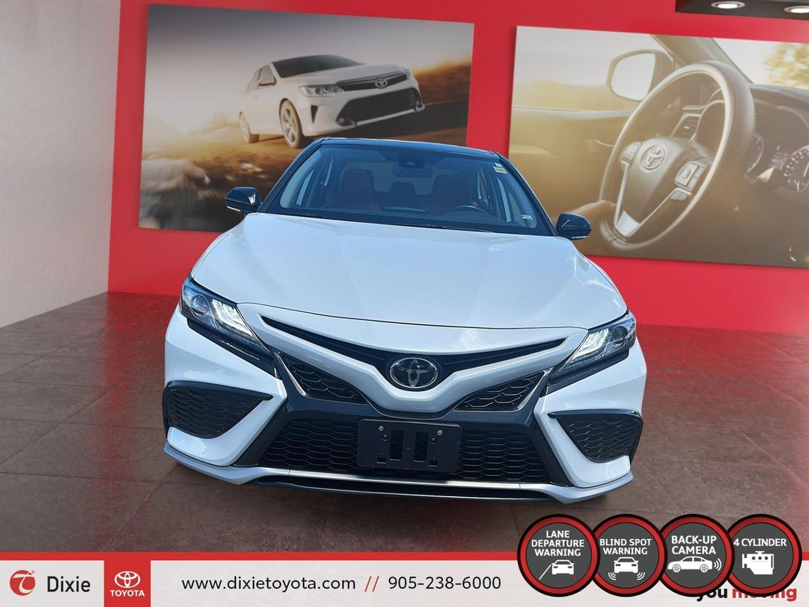 2022 TOYOTA CAMRY XSE / TCUV / HEATED SEATS / ALLOY WHEELS / MOONROOF / CARPLAY AND ANDROID AUTO