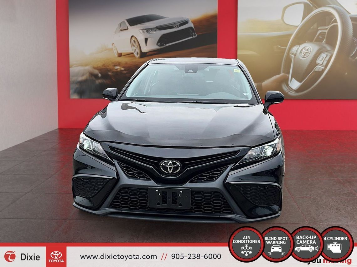 2021 TOYOTA CAMRY SE AWD / CLEAN CARFAX / HEATED SEATS / LEAHTER SURFACE / ALLOY WHEELS / CARPLAY AND ANDROID AUTO