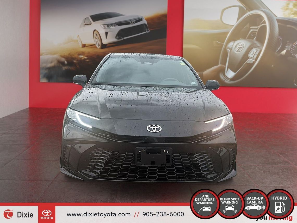 2025 TOYOTA CAMRY XSE HYBRID AWD / CLEAN CARFAX / HEATED SEATS / MOONROOF / ALLOY WHEELS / CARFAX AND ANDROID AUTO